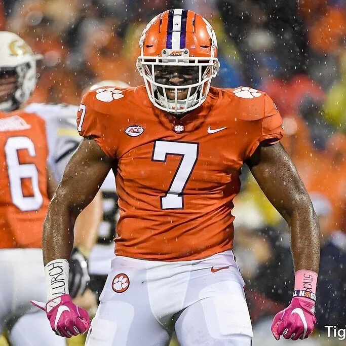 Austin Bryant in his #7 Clemson uniform on the field